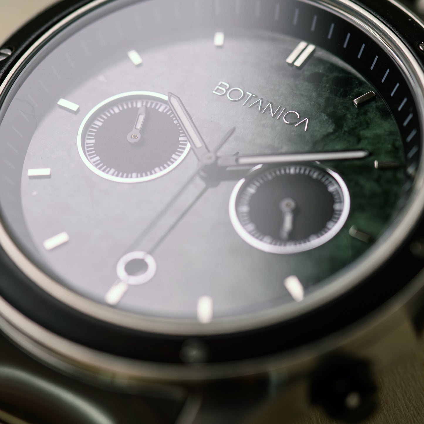EMERALD | Sandalwood Watch & Malachite Dial