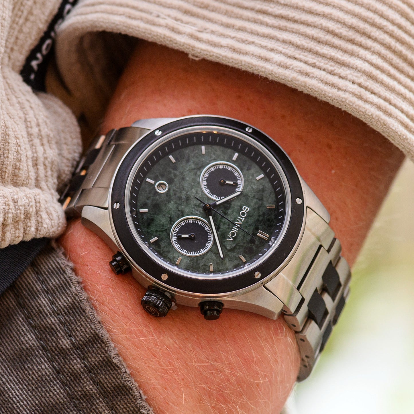 EMERALD | Sandalwood Watch & Malachite Dial