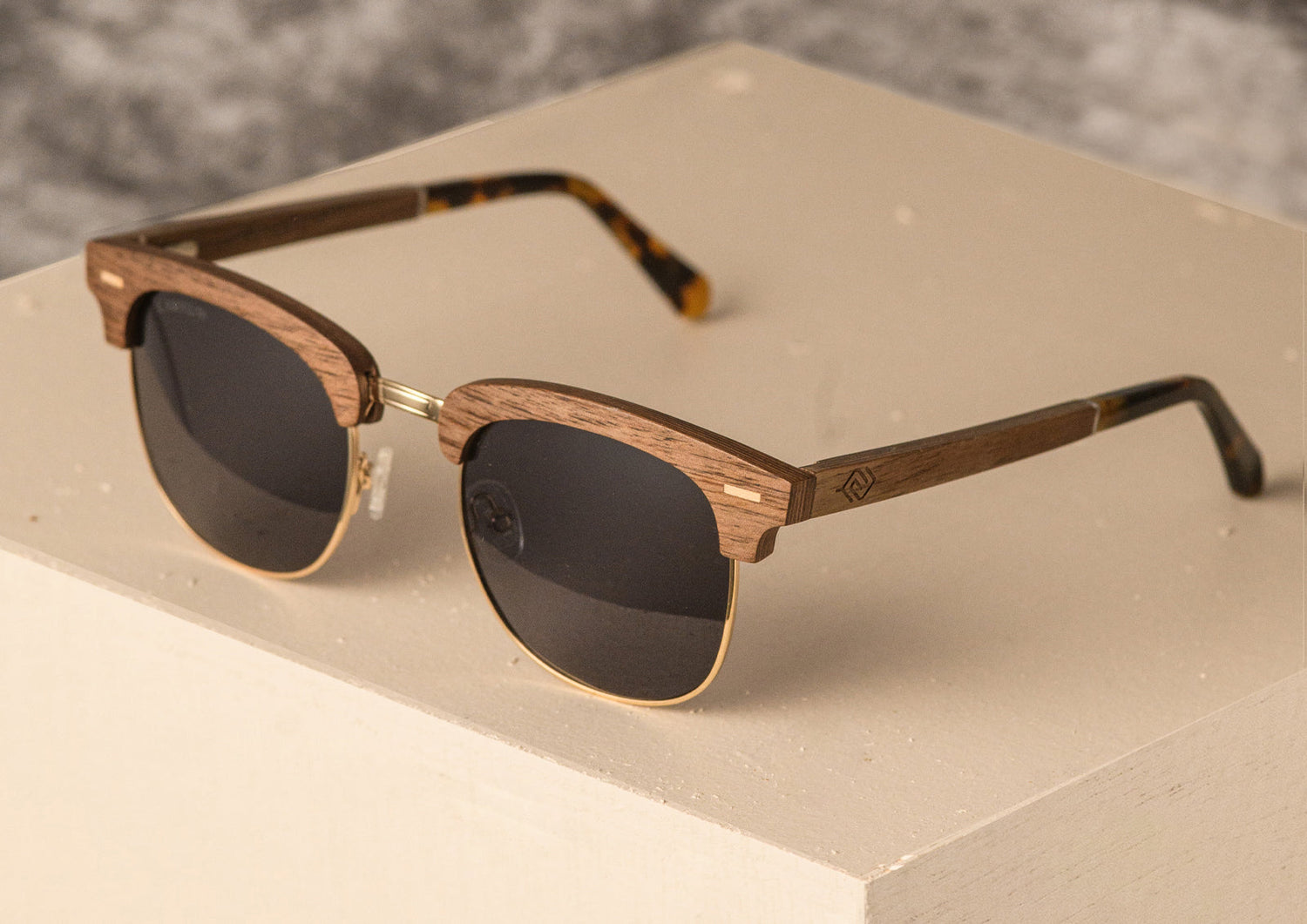 Wooden Sunglasses for Men & Women with Polarised Lenses