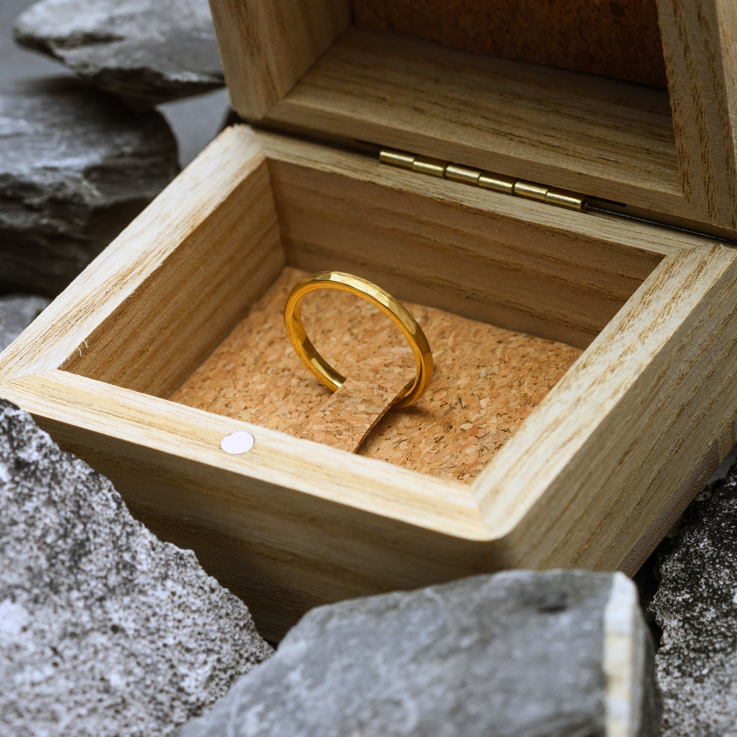 Hammered Gold Ring Tungsten Steel Wedding Band for Women 2mm | GOLD 2MM