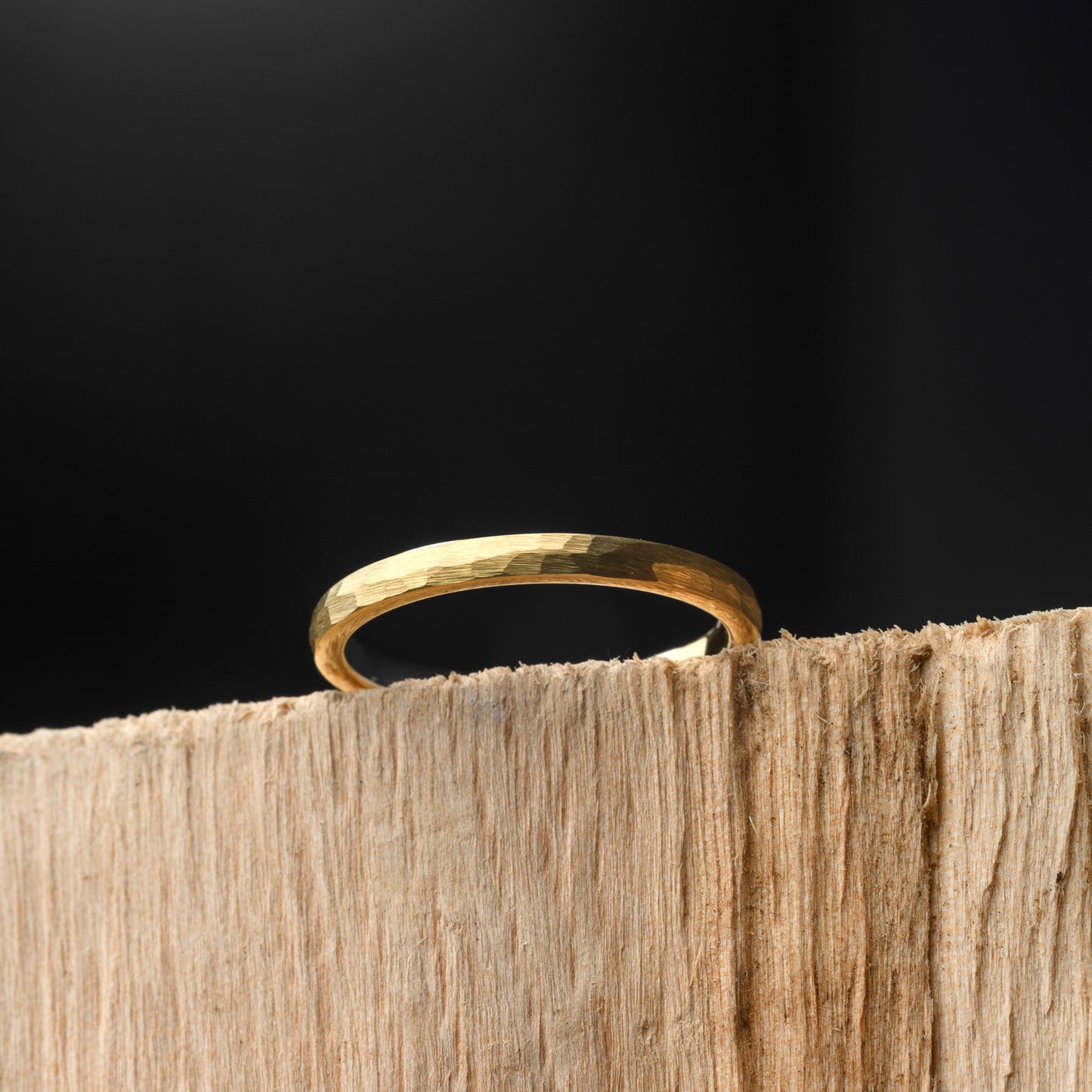 Hammered Gold Ring Tungsten Steel Wedding Band for Women 2mm | GOLD 2MM