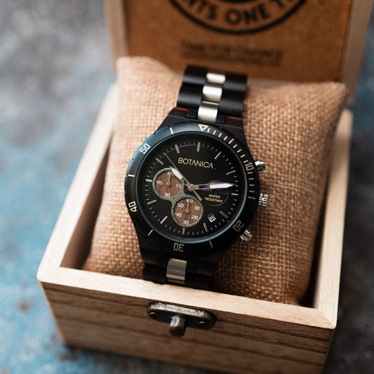 Sandalwood Watch Case & Black Dial | TITAN